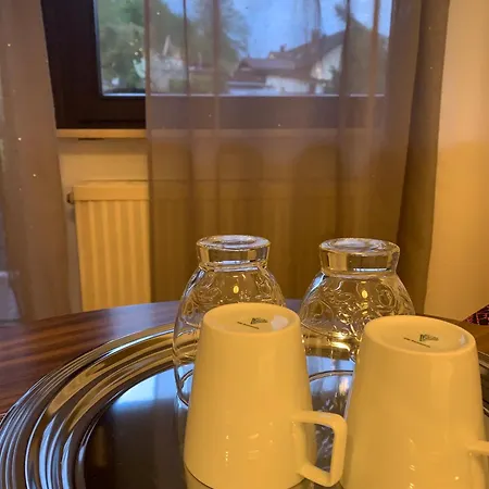 Ferienzimmer - *
